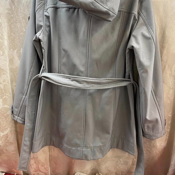 ****PRICE REDUCED*** Size M Calvin Klein Women's Gray Zip up Jacket - Picture 4 of 8